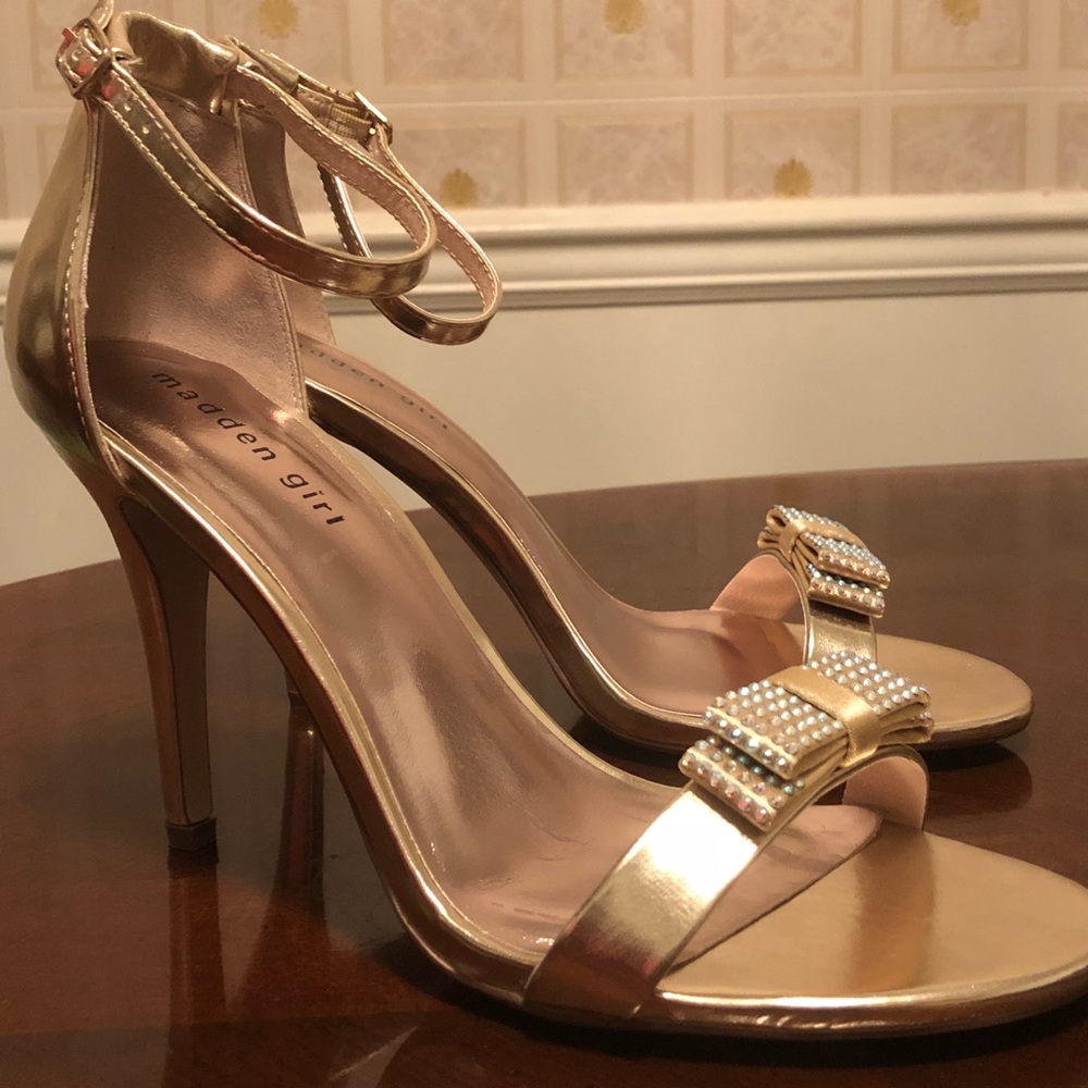 Gold female size 10 Steve Madden Girl new shoes
